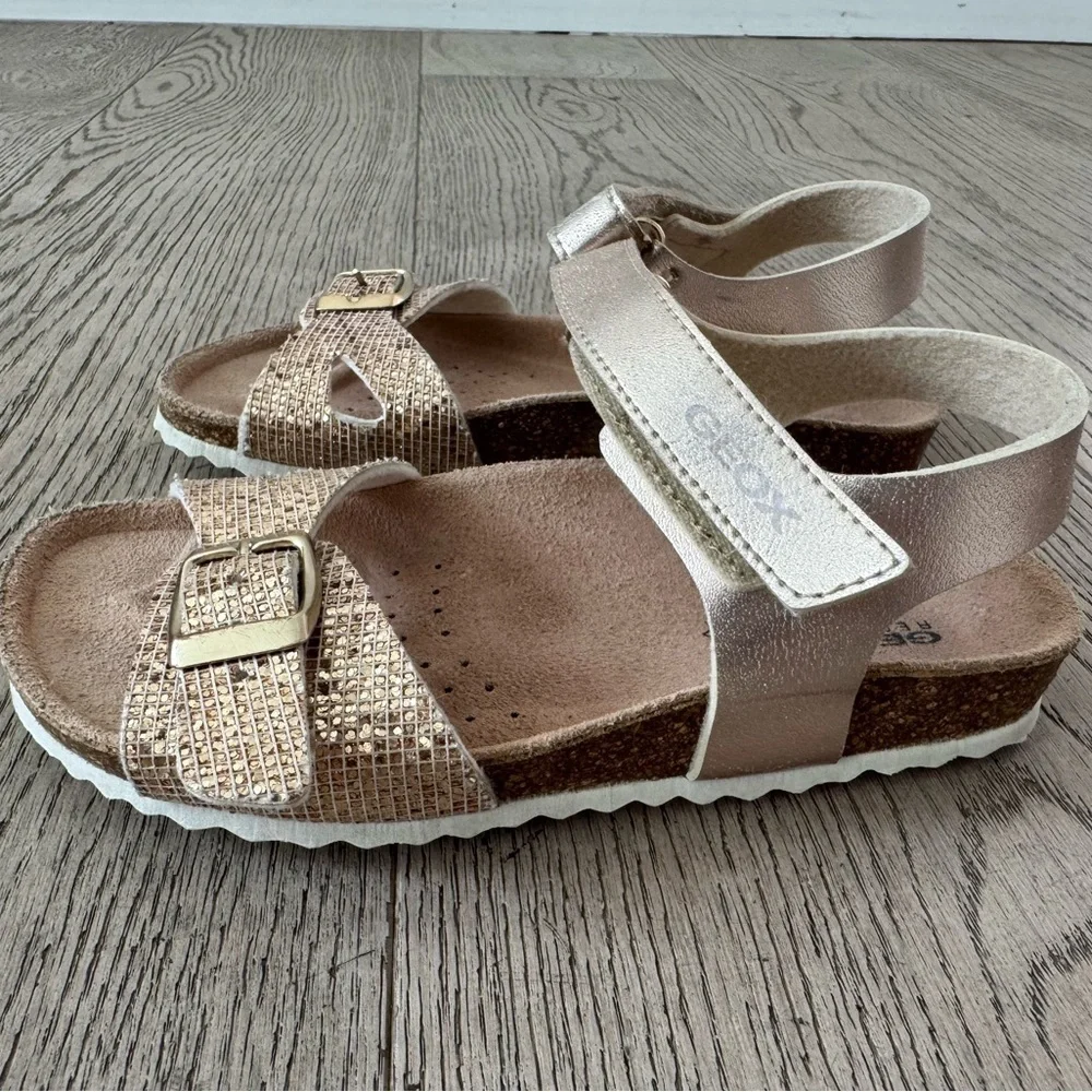 Girl’s GEOX J ADRIEL PLATINUM SANDAL (Gold color) Size EU 31/US 13
